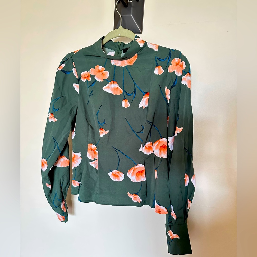 Forever 21 Floral blouse rarely used